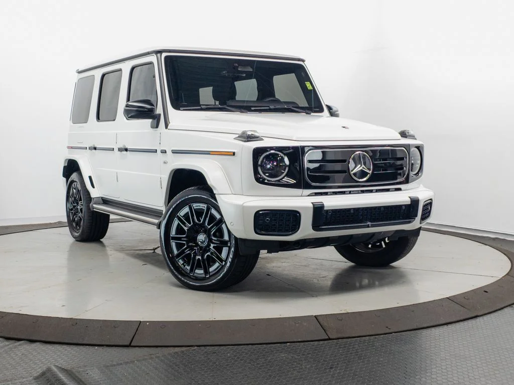 Certified Used 2025 Moonlight White Magno Mercedes-Benz G 580 image 1