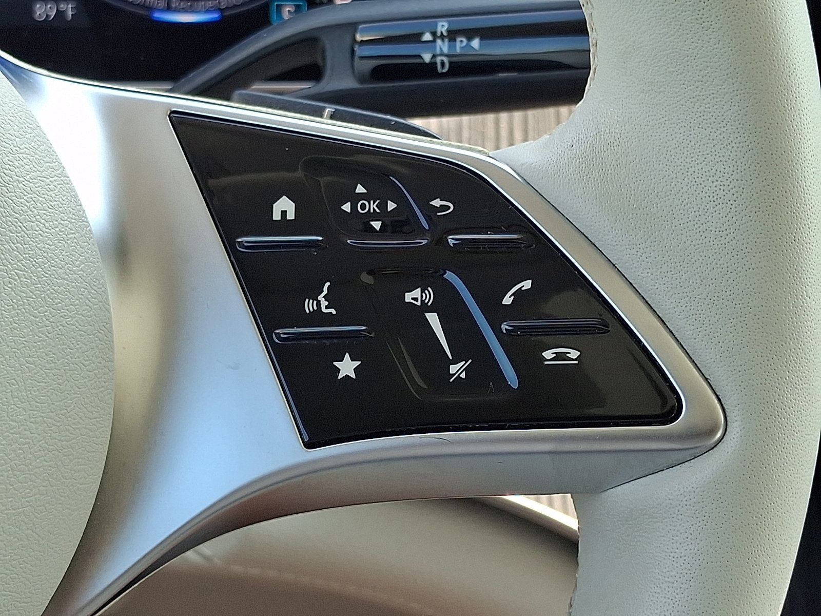 Certified Used 2023 Polar White Mercedes-Benz 4MATIC® image 24