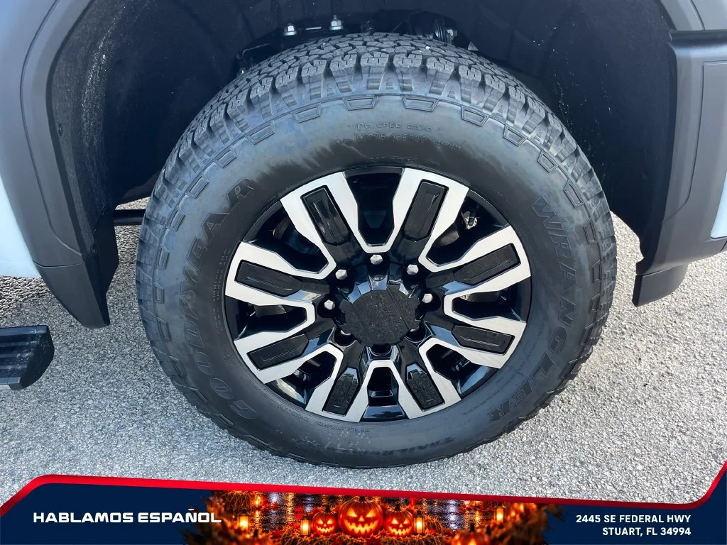 New 2026 Glacier White Tricoat GMC Denali Ultimate image 21