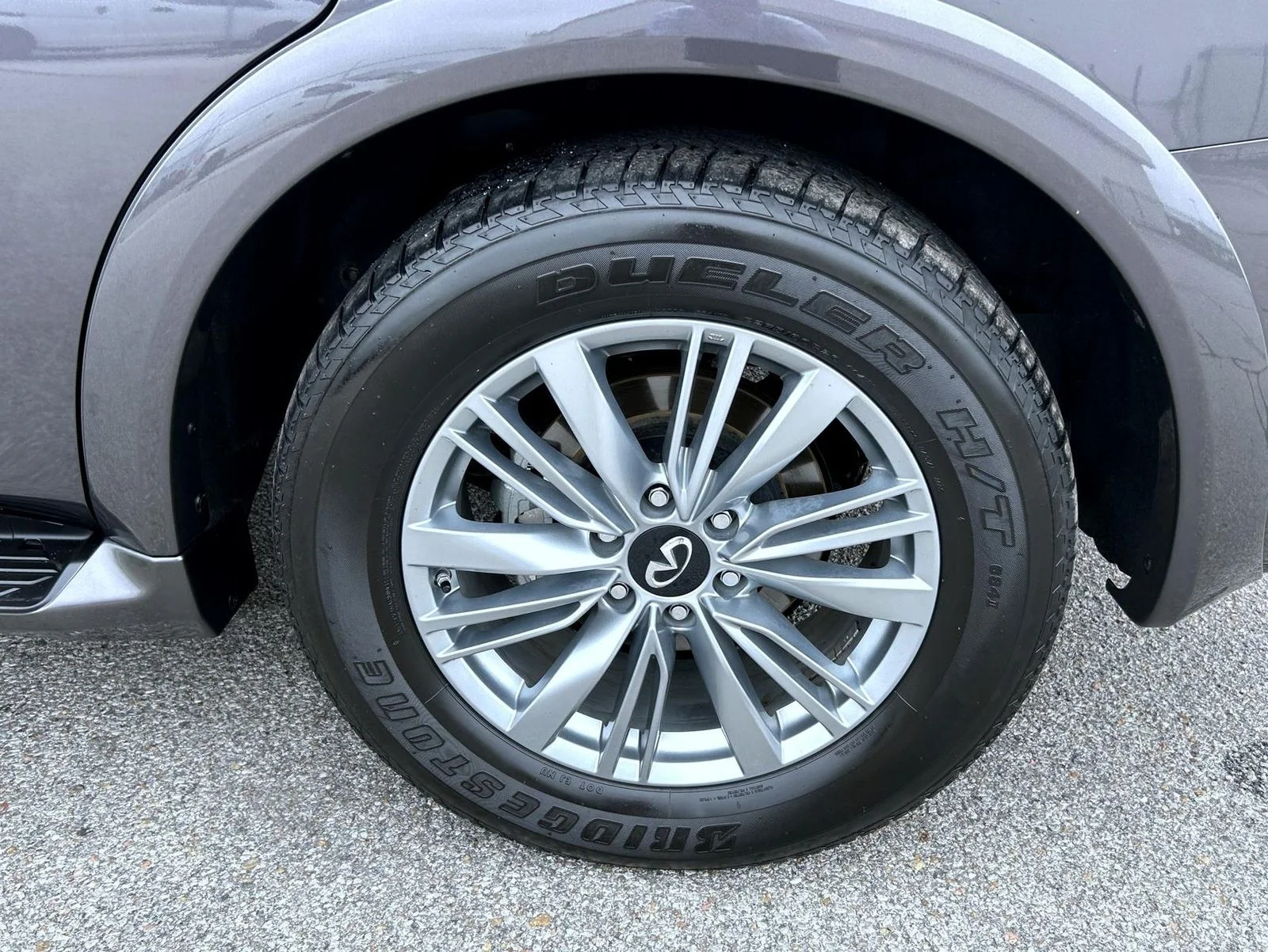 Used 2023 Gray INFINITI LUXE image 24
