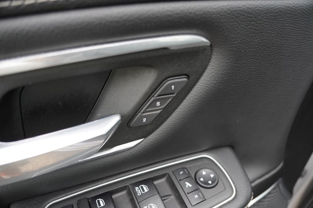 Used 2023 Silver Ram Laramie image 22