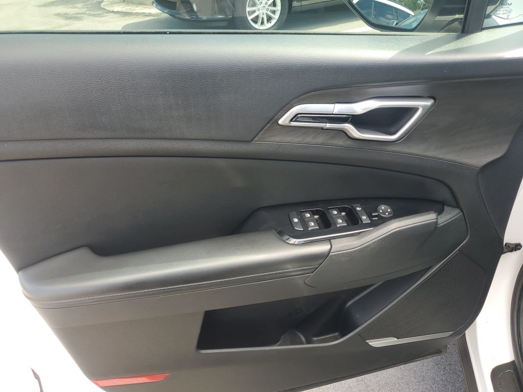 Used 2024 White Kia X-Line image 8