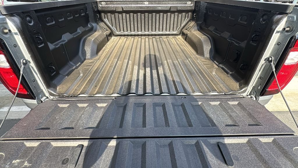 Used 2025 Silver GMC AT4 image 25