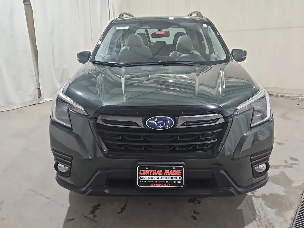 Used 2023 Cascade Green Silica Subaru Limited image 9