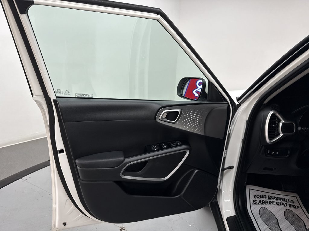 Used 2025 Snow White Pearl Kia LX image 13