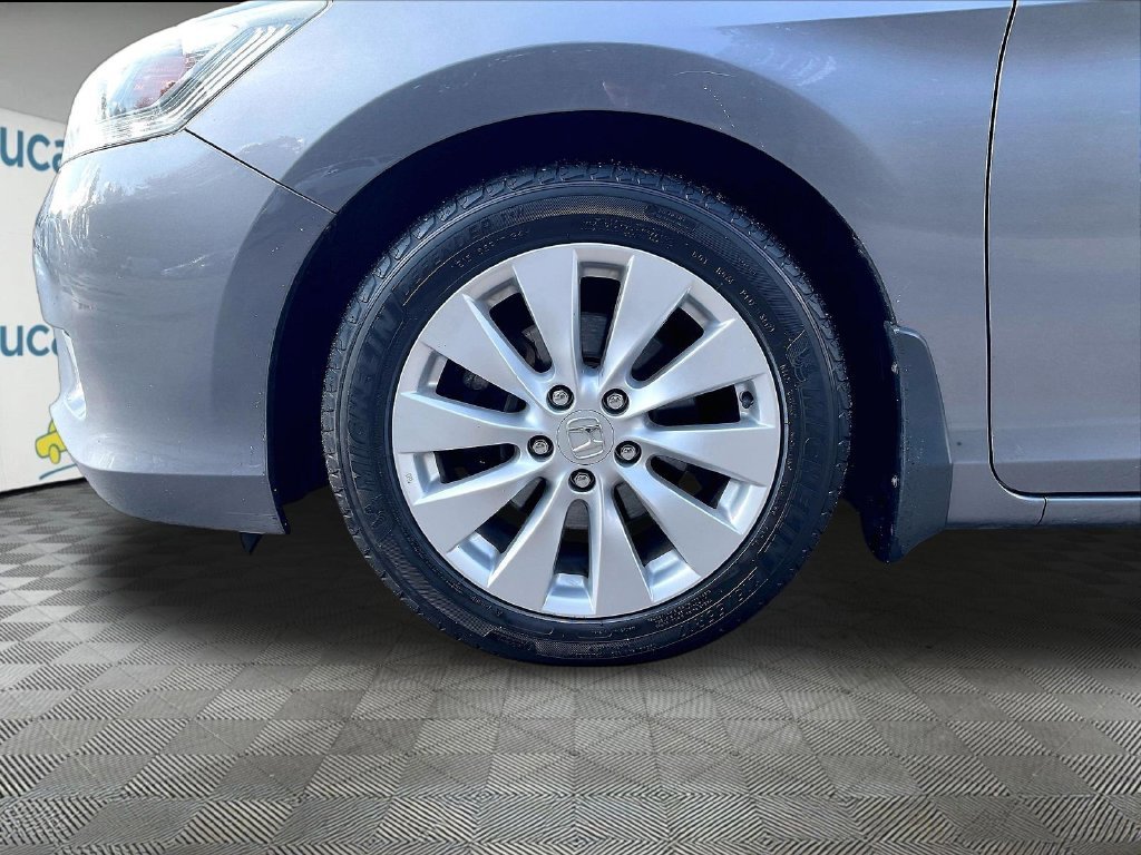 Used 2013 Gray Honda EX-L image 22