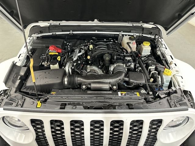 Used 2022 White Jeep Sport image 19
