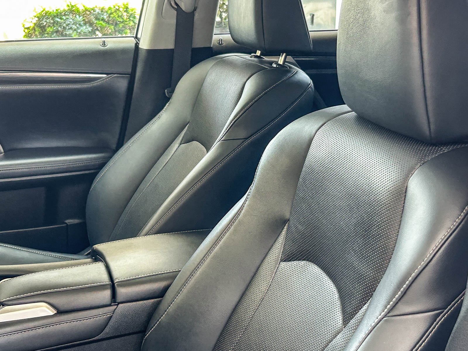Used 2019 EMINENT WHITE PEA Lexus RX 450H image 23