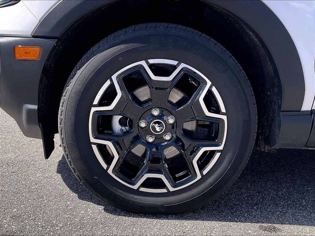 Used 2025 White Ford Outer Banks image 7