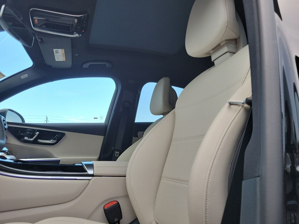 New 2027 Black Mercedes-Benz GLC 300 image 21