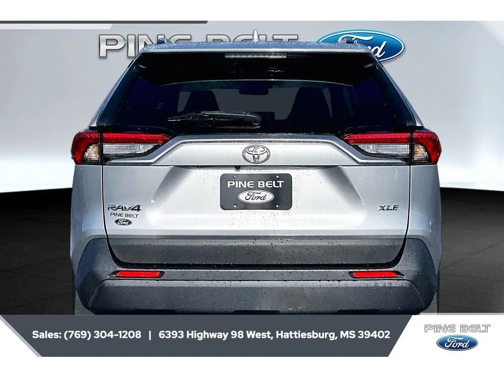 Used 2023 Silver Sky Metallic Toyota XLE Premium image 4