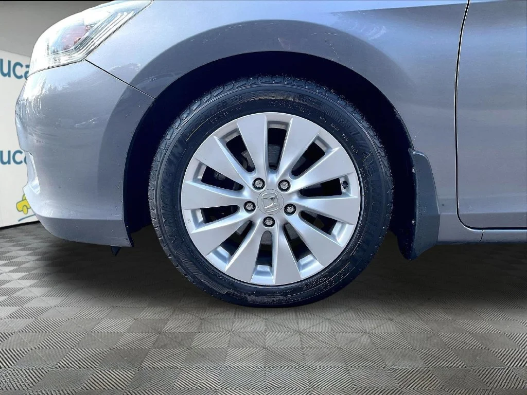 Used 2013 Gray Honda EX-L image 22