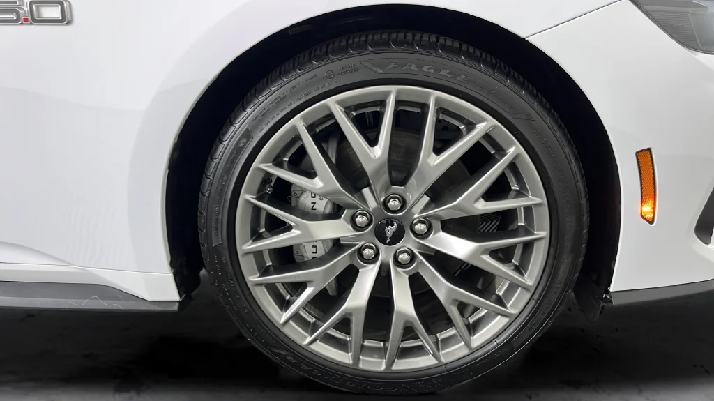 Used 2025 White Ford GT Premium image 38