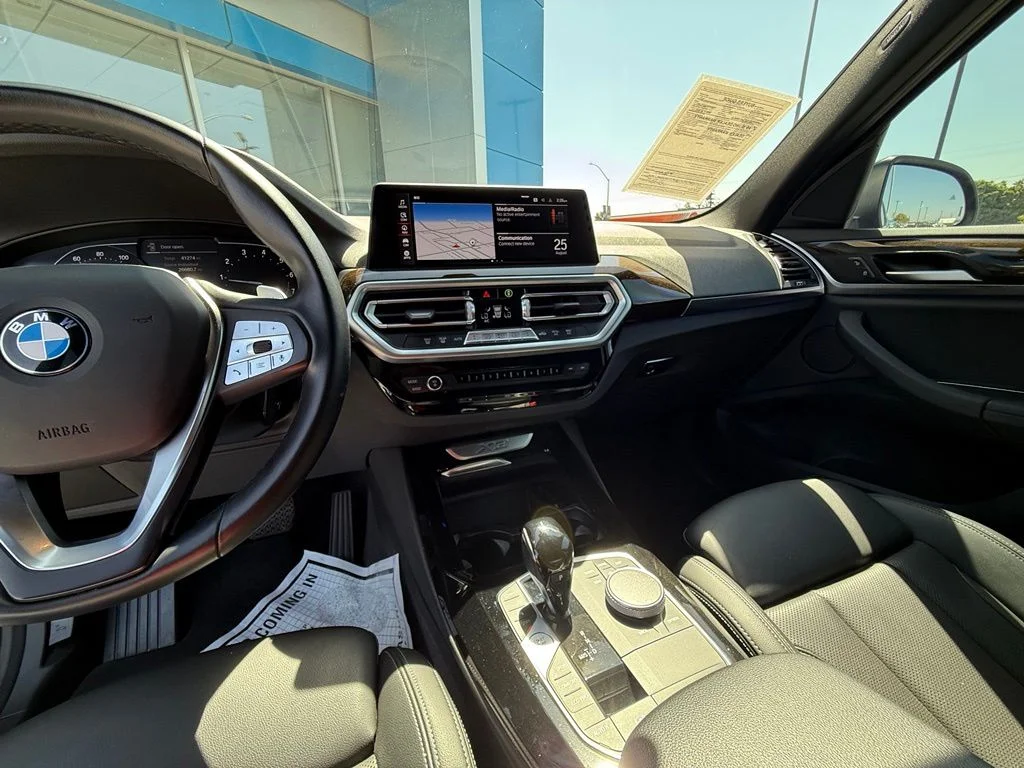 Used 2022 Black BMW sDrive30i image 25
