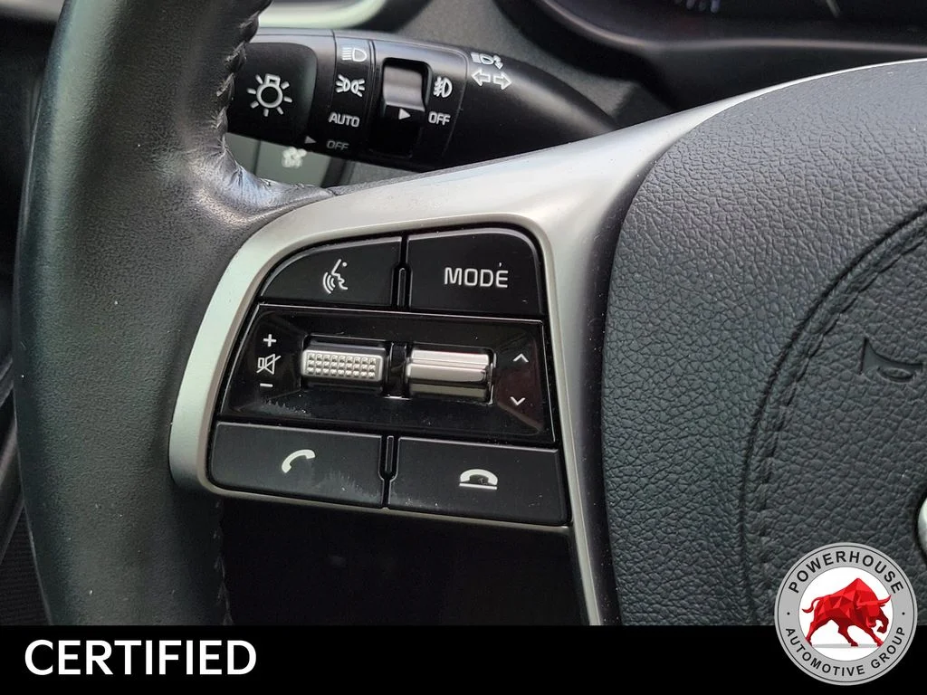 Used 2019 White Kia EX image 29