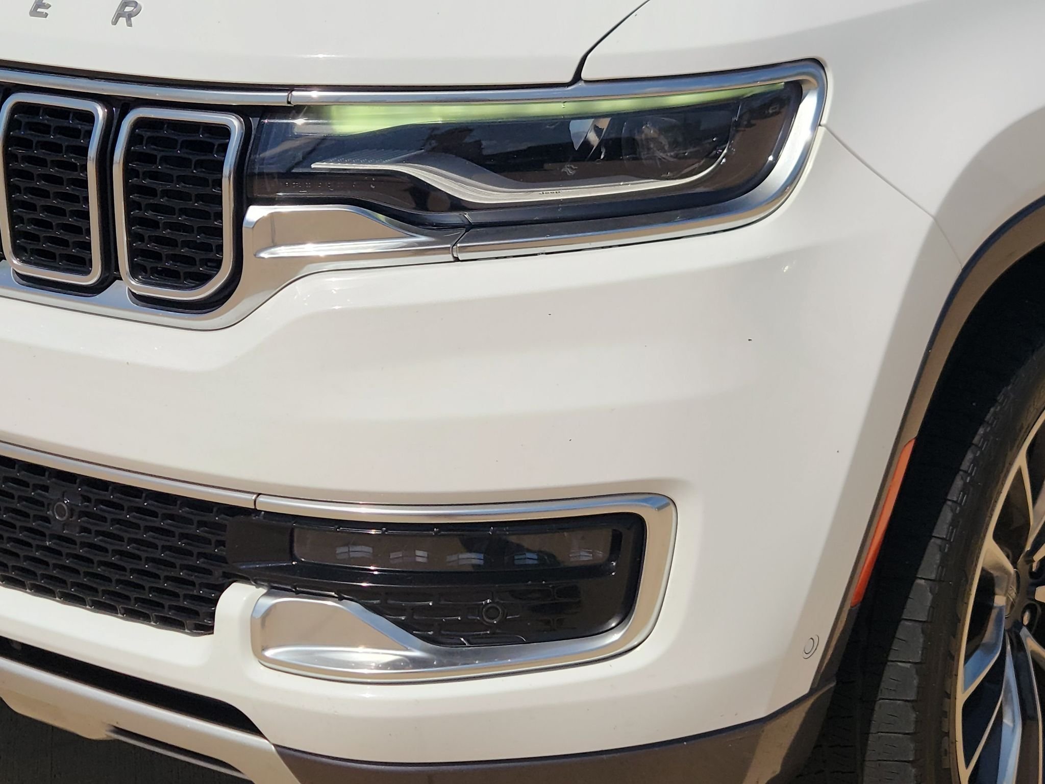 Used 2022 Bright White Clearcoat Jeep Series II image 10