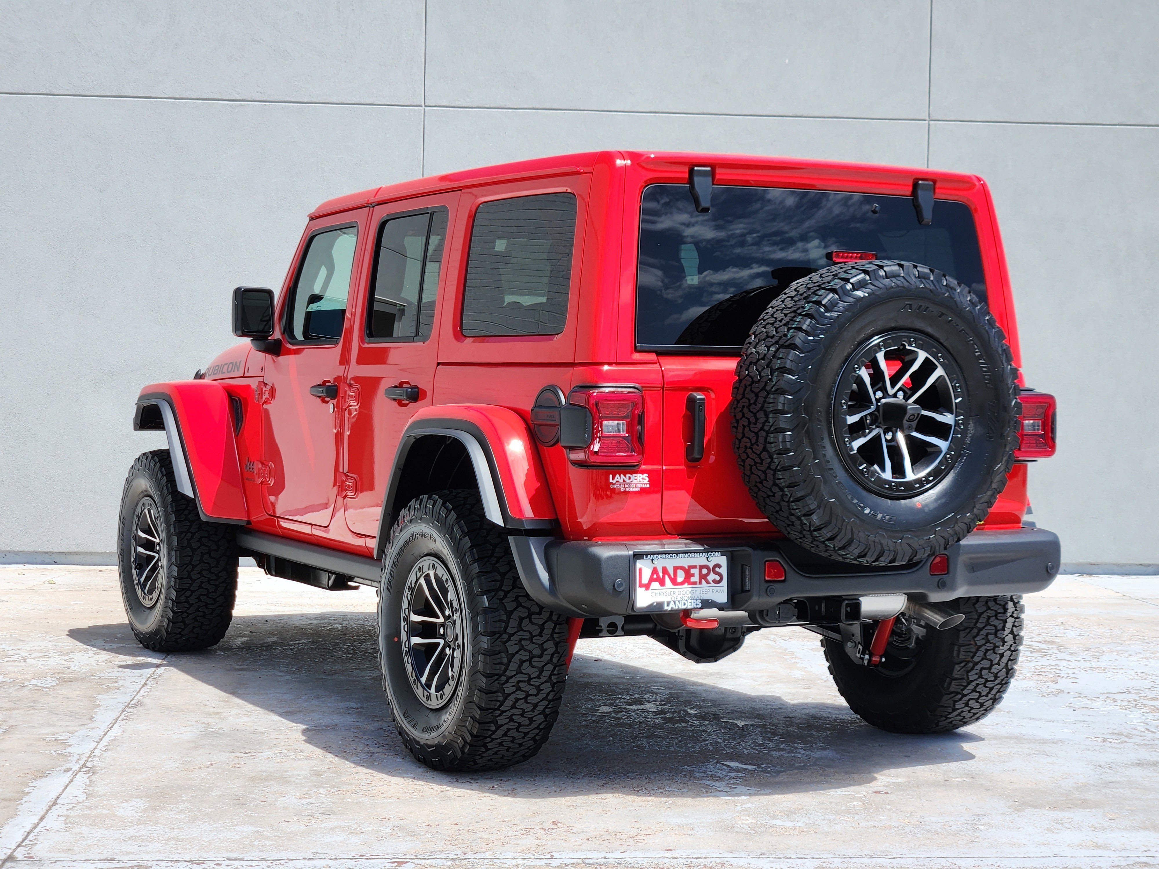 New 2026 Firecracker Red Clear-Coat Exterior Paint Jeep Rubicon X image 3