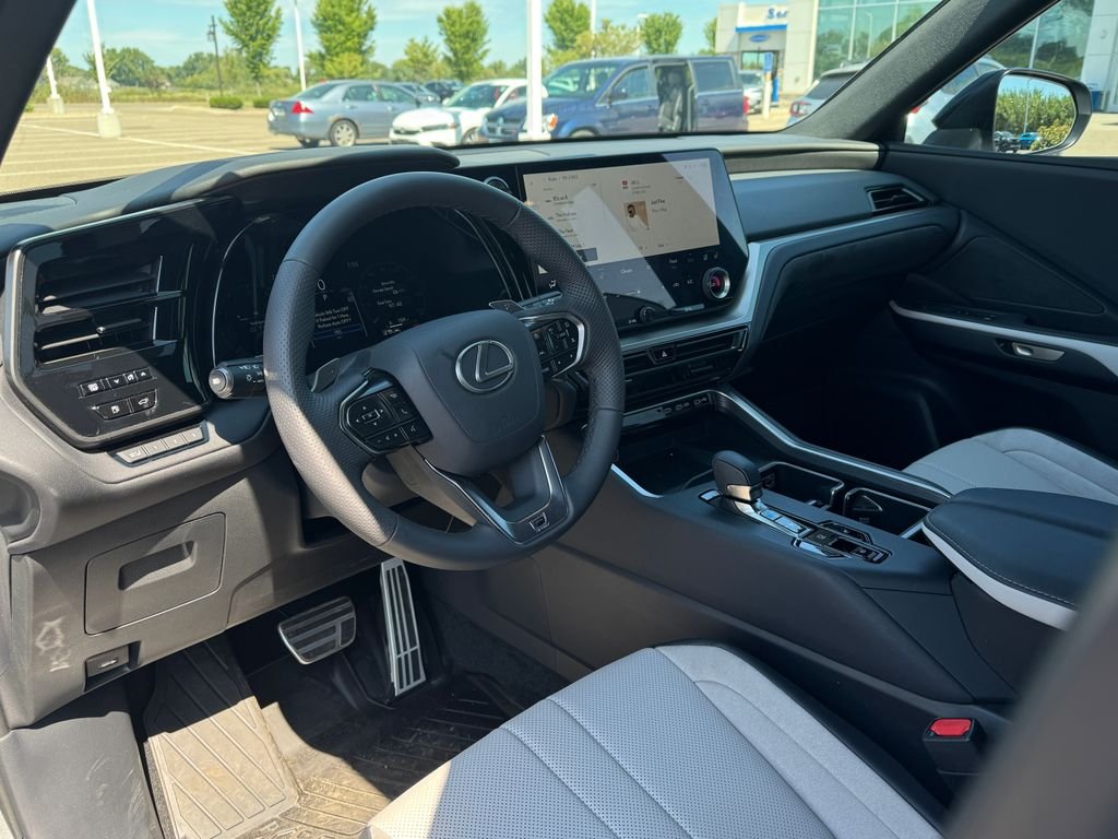 Used 2025 Celestial Silver Metallic Lexus 500h F SPORT Luxury image 8