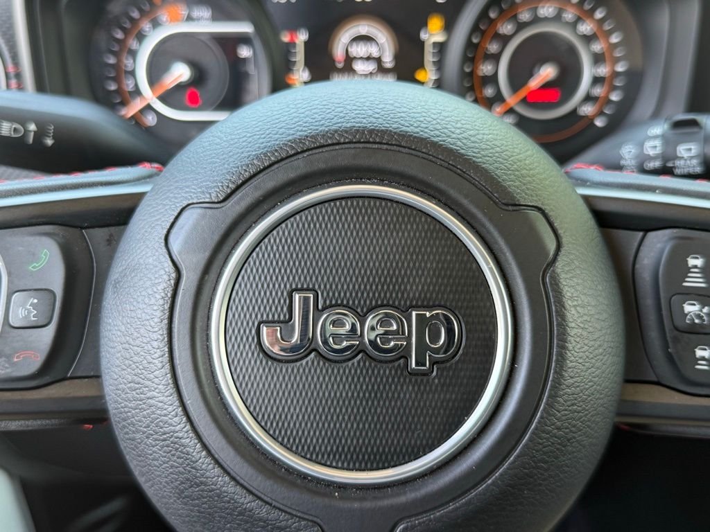 Used 2024 White Jeep Rubicon image 27