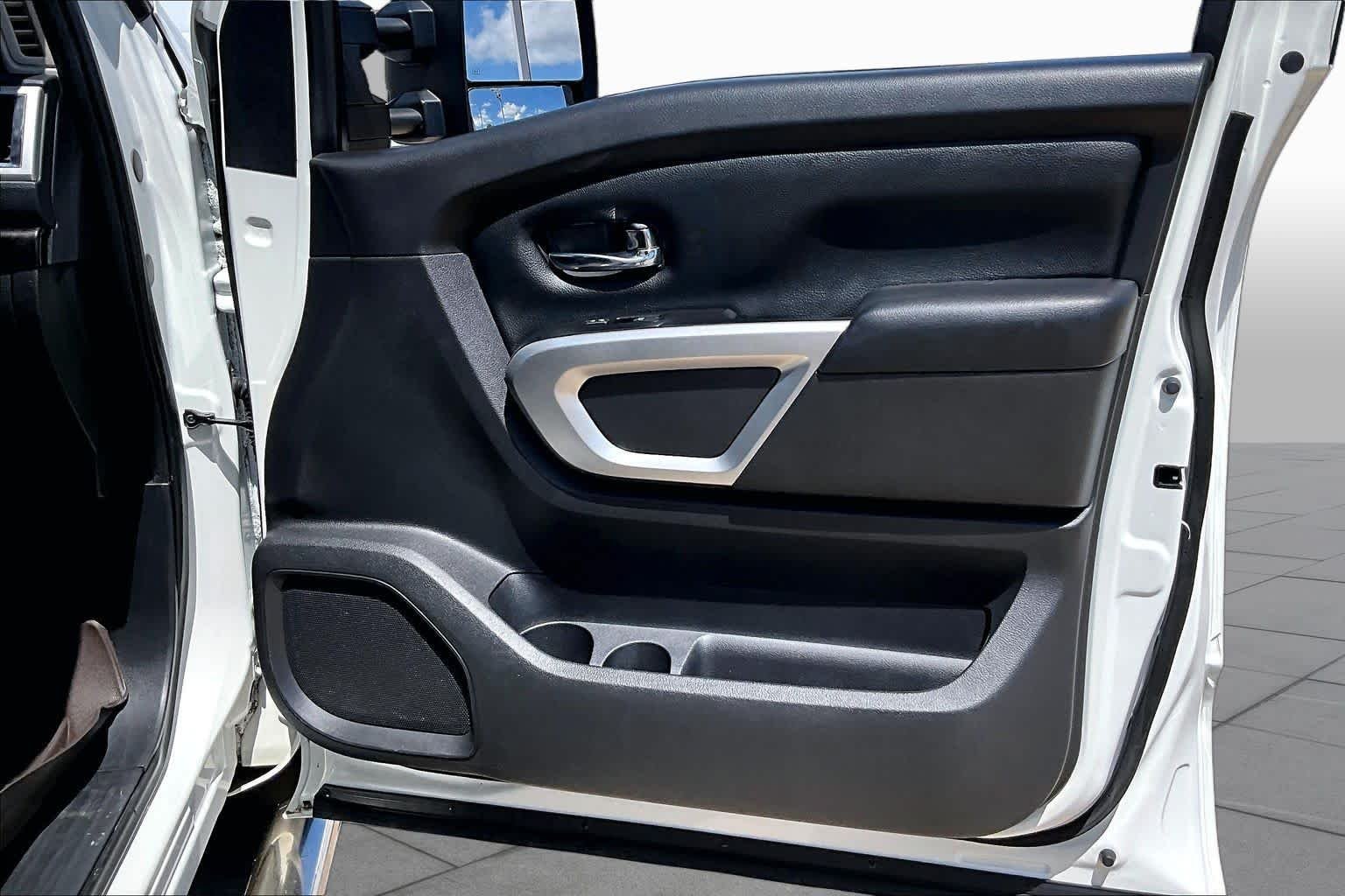 Used 2018 Glacier White Nissan SV image 22