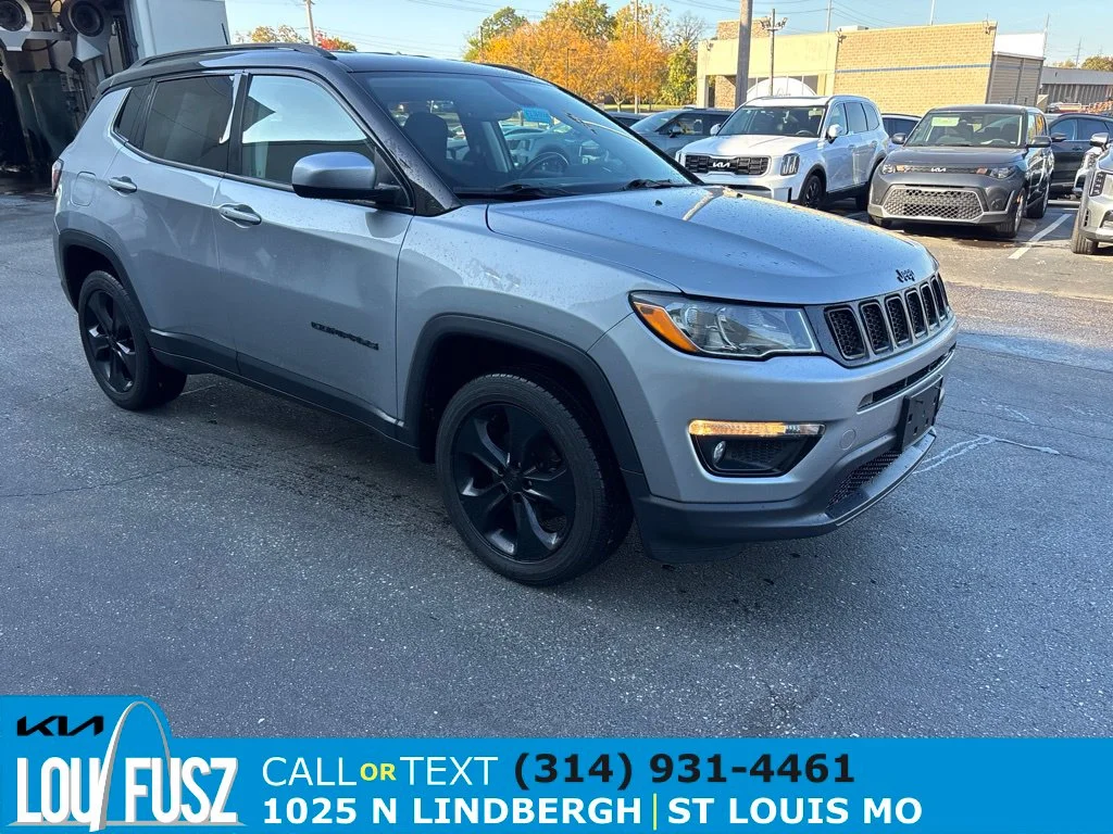 Used 2021 Billet Silver Metallic Clearcoat Jeep Latitude image 1