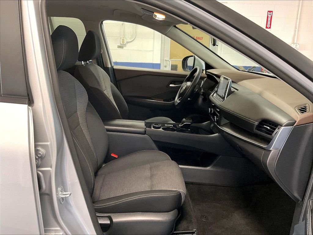 Used 2023 Silver Nissan SV image 11