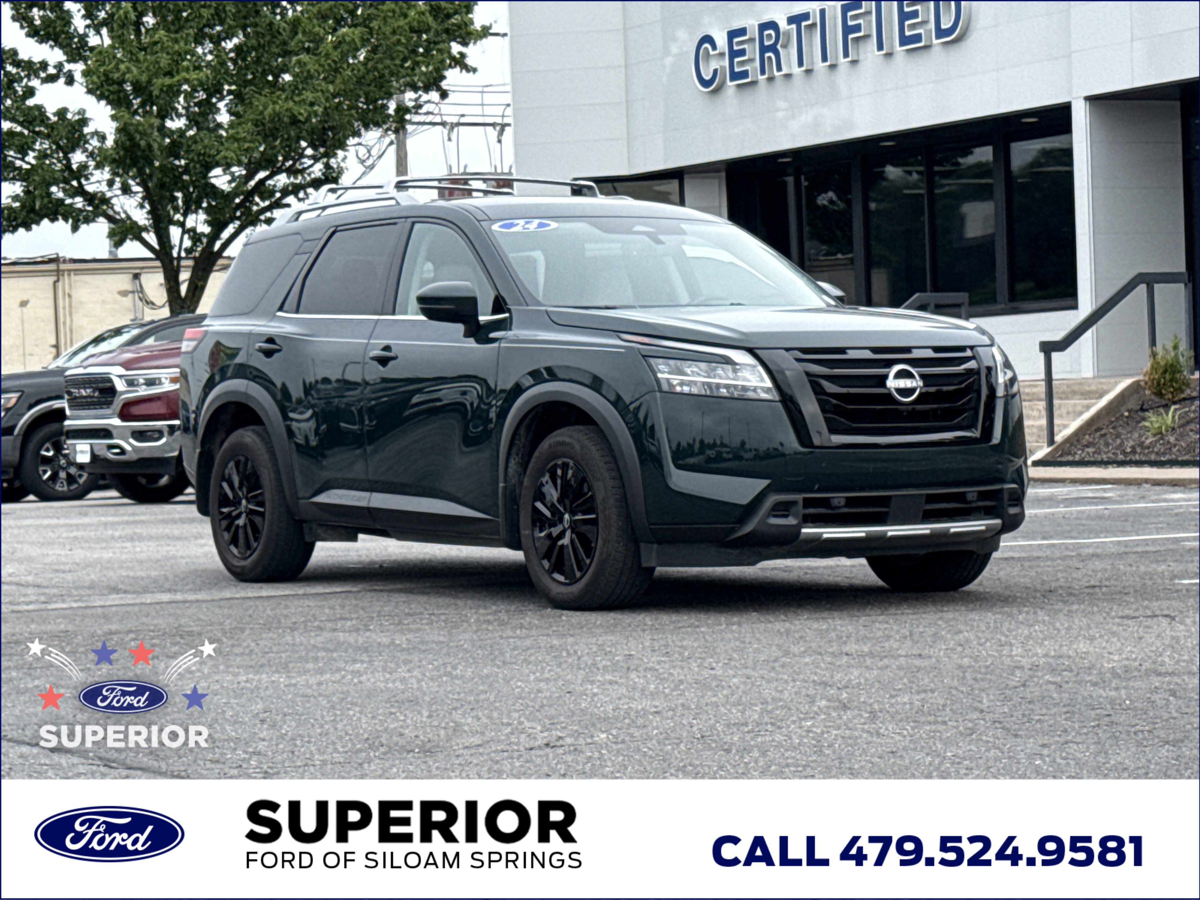 2024 Nissan Pathfinder SL 4WD's photo