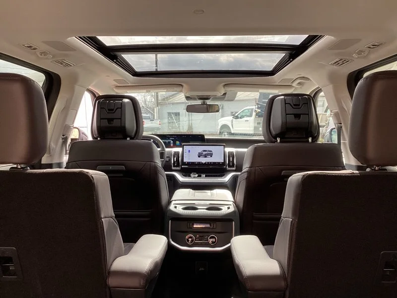 New 2026 Glacier Gray Metallic Tri-Coat Ford Platinum® image 46