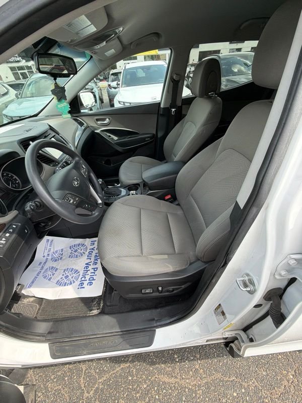 Used 2017 White Hyundai 2.4 Base image 17