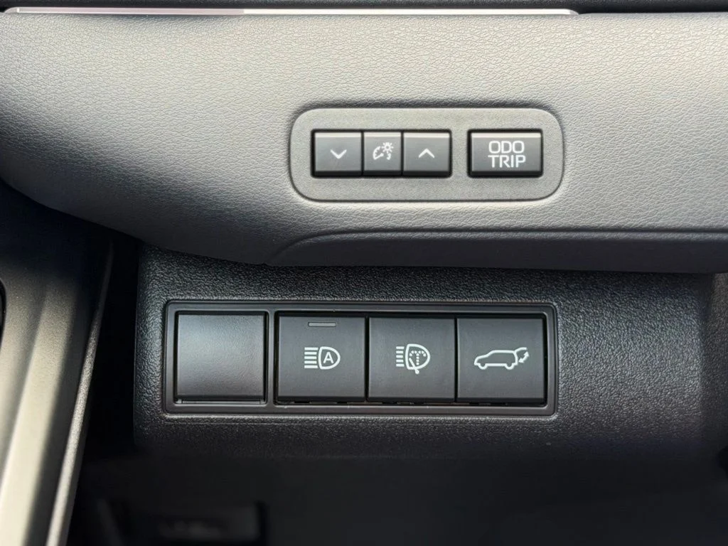 Certified Used 2026  Toyota XLE image 23