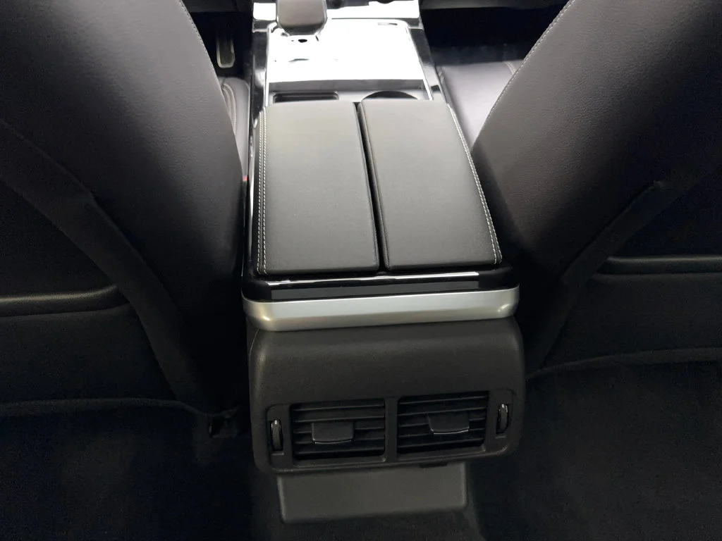 Used 2023 Black Land Rover R-Dynamic S image 69