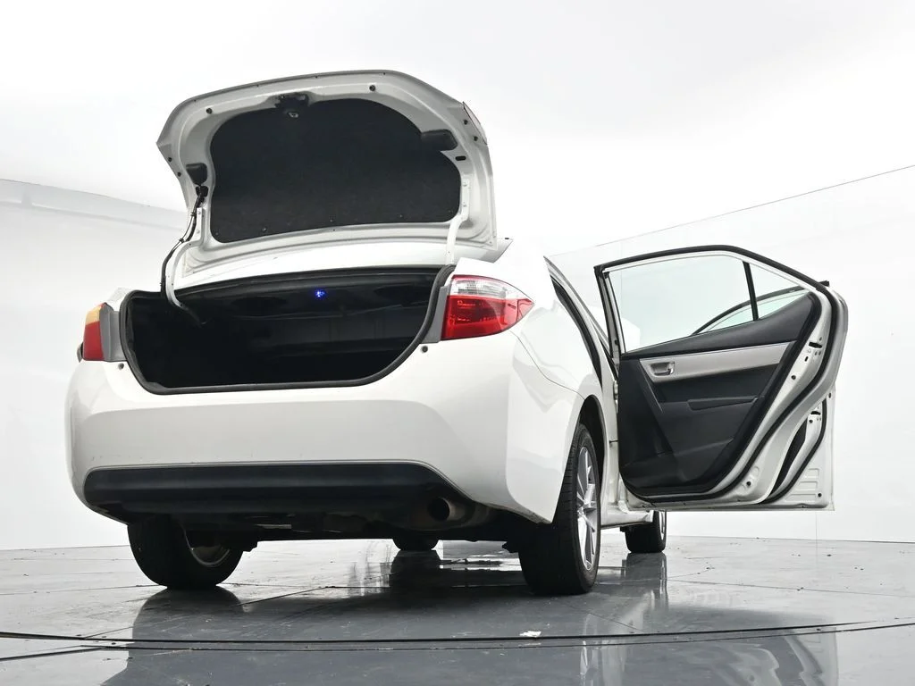 Used 2014 White Toyota LE Plus image 40