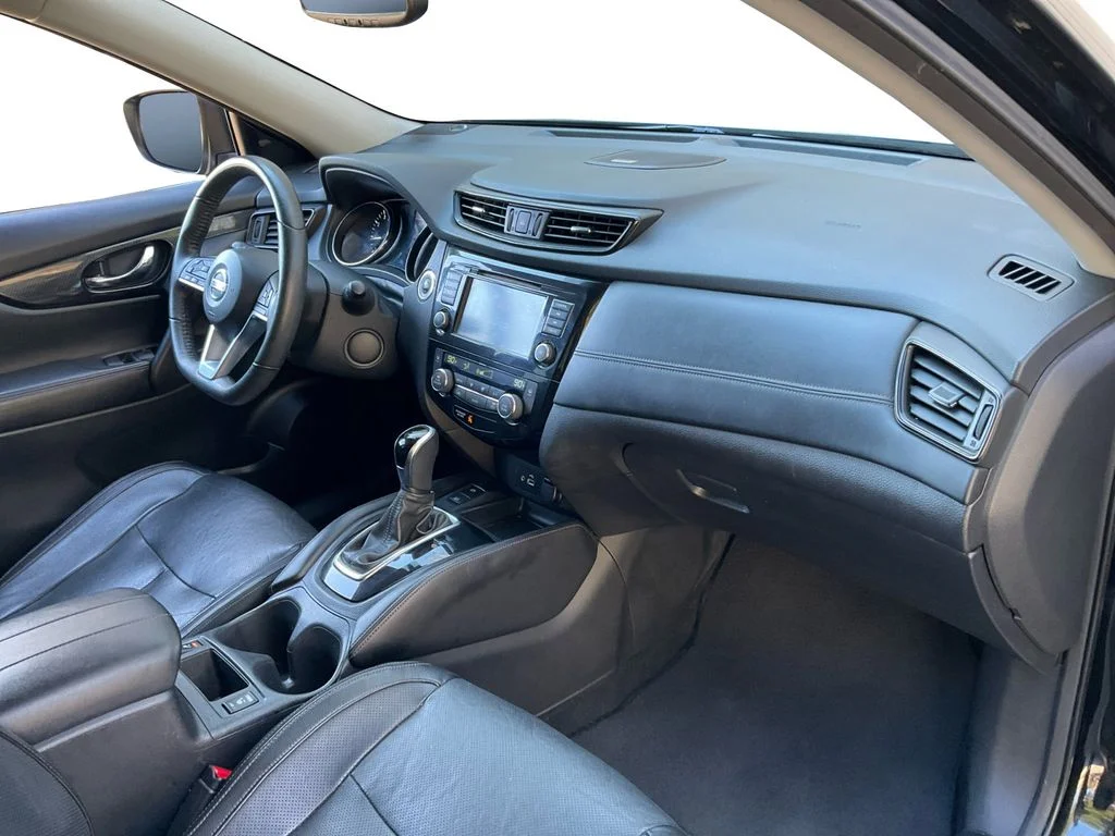Used 2020 Black Nissan SL image 28