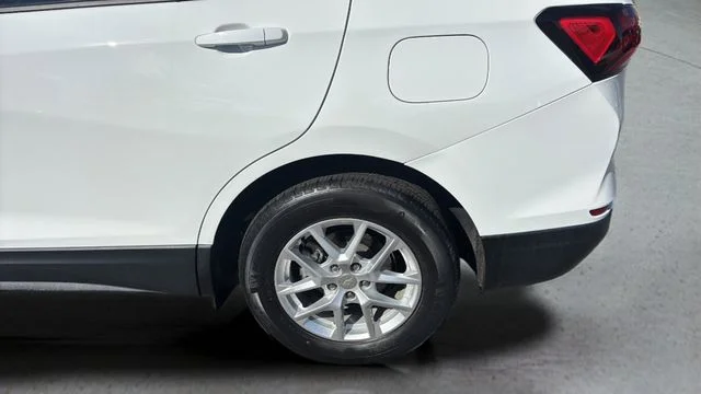 Used 2022 White Chevrolet LS image 33