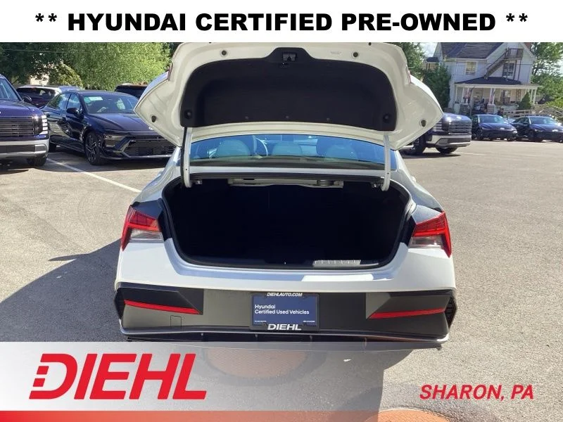 Used 2025 White Hyundai Limited image 10