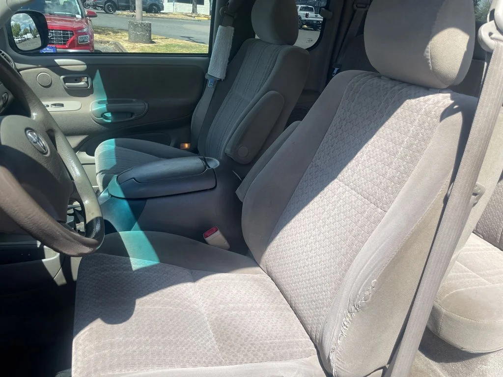 Used 2006 Natural White Toyota SR5 image 11