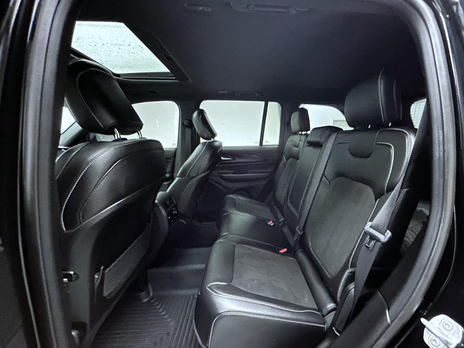 Used 2024 Black Jeep Altitude X image 19