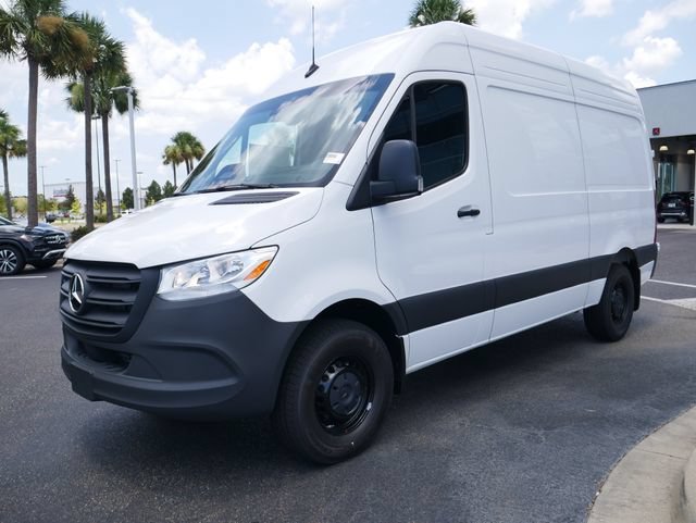 New 2026 Arctic White Mercedes-Benz Cargo 144 WB image 26