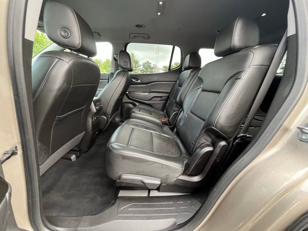 2023 GMC Acadia SLT - Photo 16