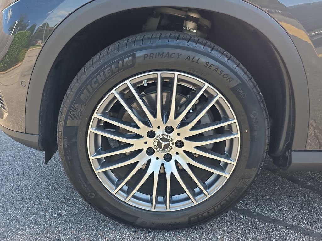 Certified Used 2026 Gray Mercedes-Benz GLC 300 image 9