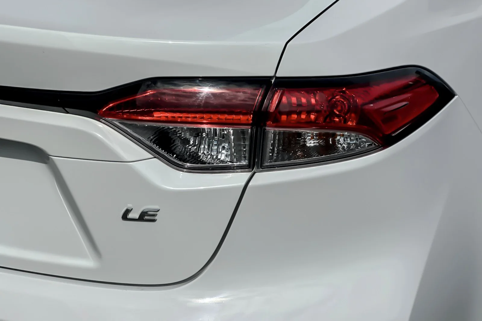 Certified Used 2020 Super White Toyota LE image 24