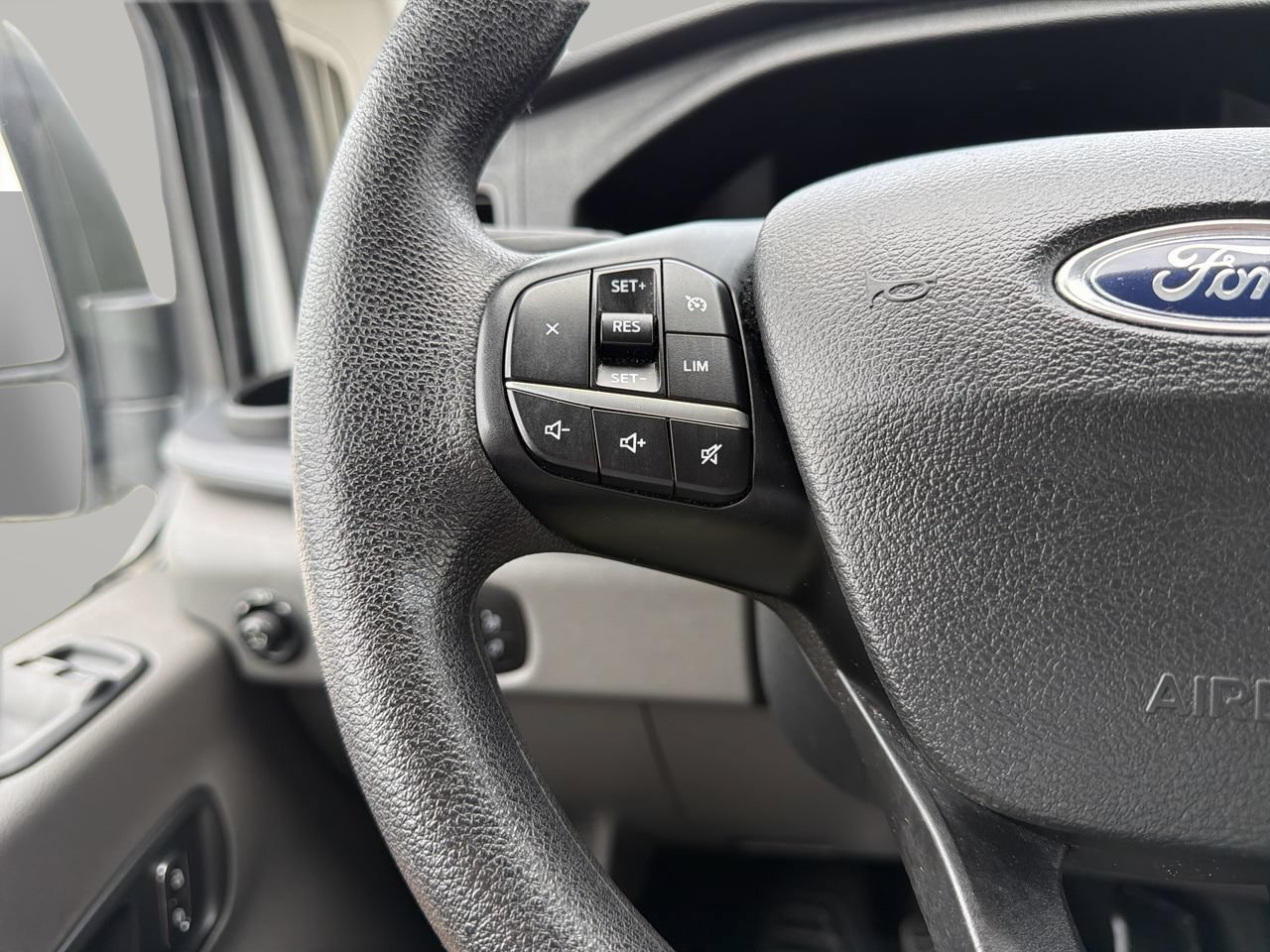 Used 2024 Oxford White Ford XLT image 27