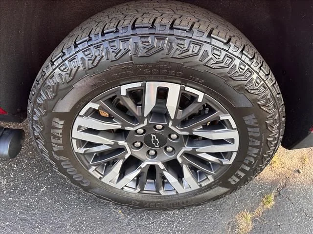 Used 2026 Red Chevrolet Z71 image 35