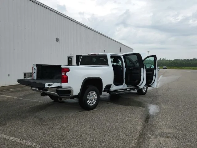 Used 2023 White Chevrolet LT image 15