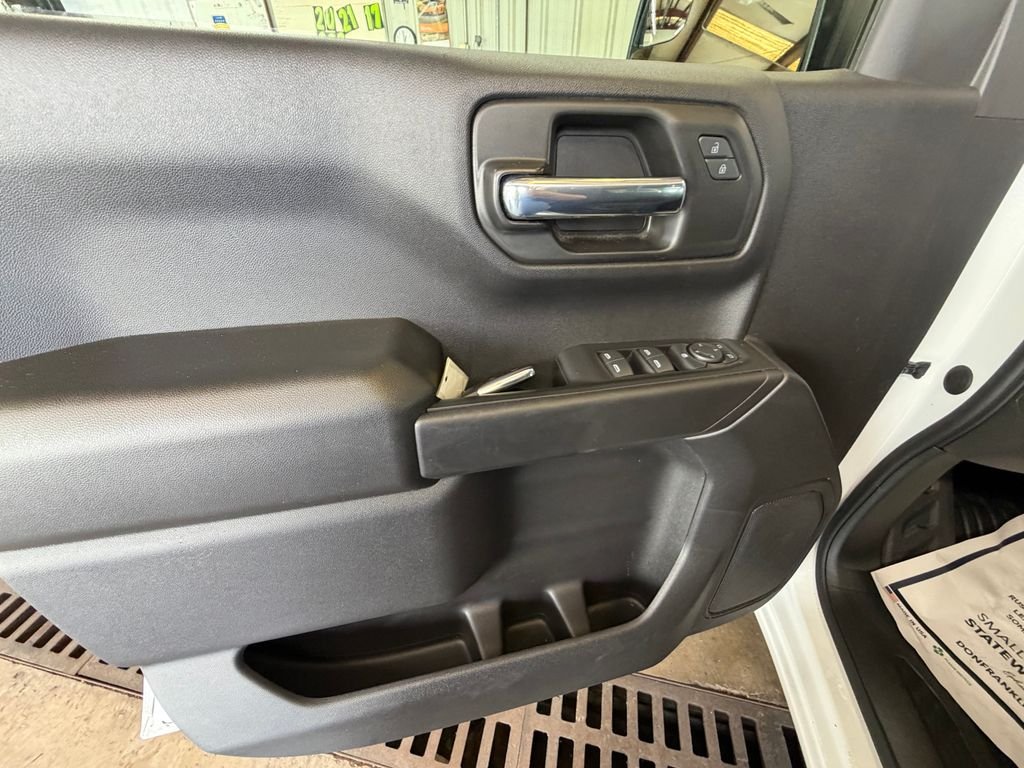 Used 2022 White GMC Pro image 10