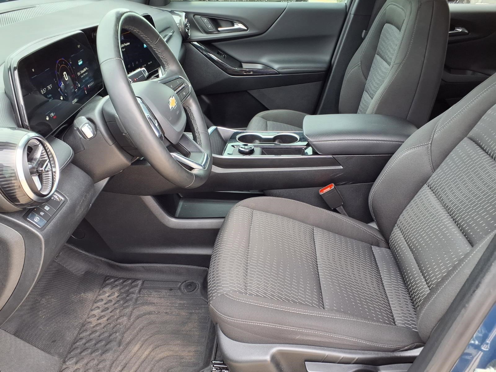 Used 2026 Lakeshore Blue Metallic Chevrolet FWD LT image 13