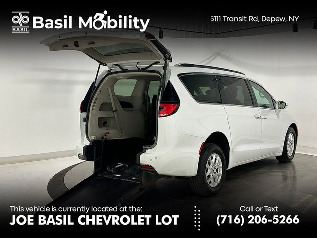 2022 Chrysler Pacifica Wheelchair Accessible-Touring L