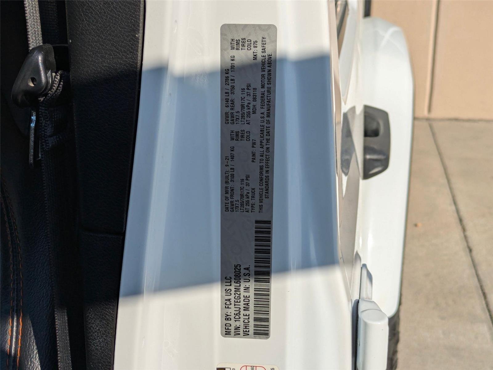 Used 2021 Bright White Clearcoat Jeep Mojave image 29