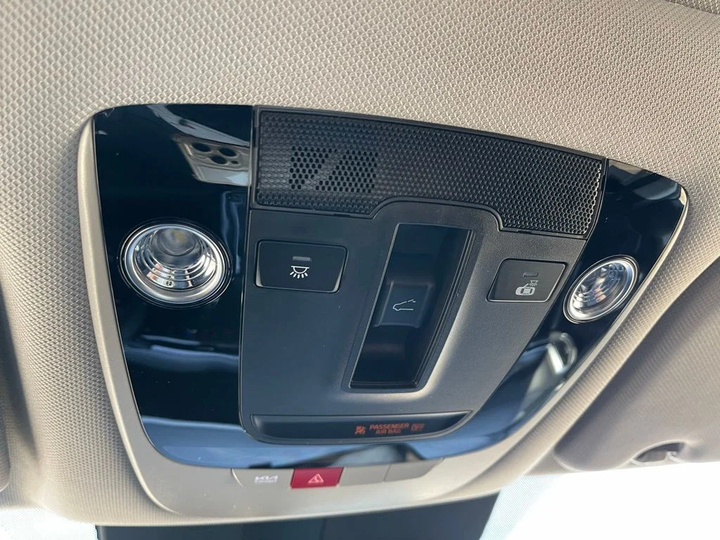 New 2026 White Kia S image 26