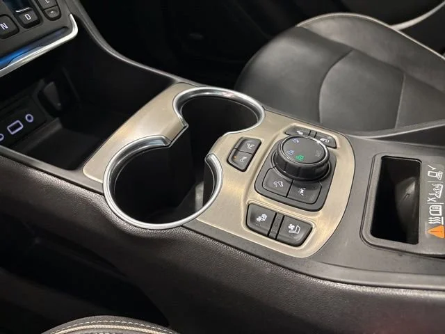Used 2020 WHITE FROST TRICOAT GMC Denali image 29